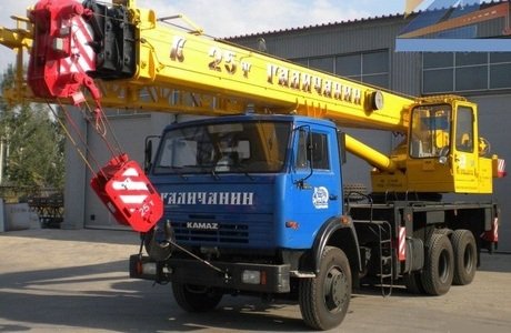 Аренда автокрана 25 т для строительства гаража